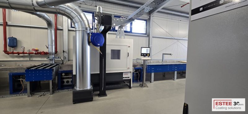 Automatische poedercabine op maat voor sandwichpanelen