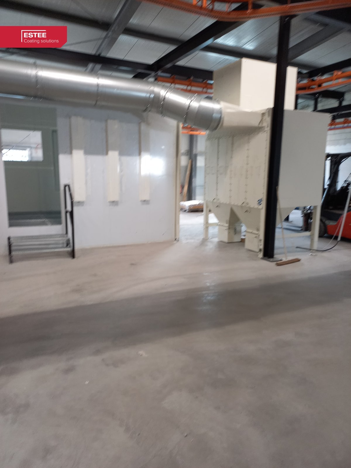 Poedercabine met filterunit bij NanoCoat tijdens de montage