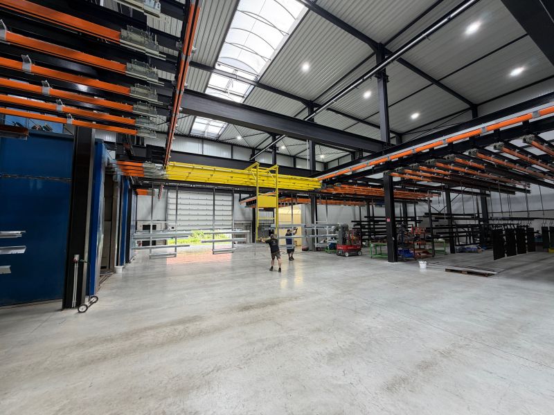 Nieuwe poederlakinstallatie bij SaBimetal Poedercoating