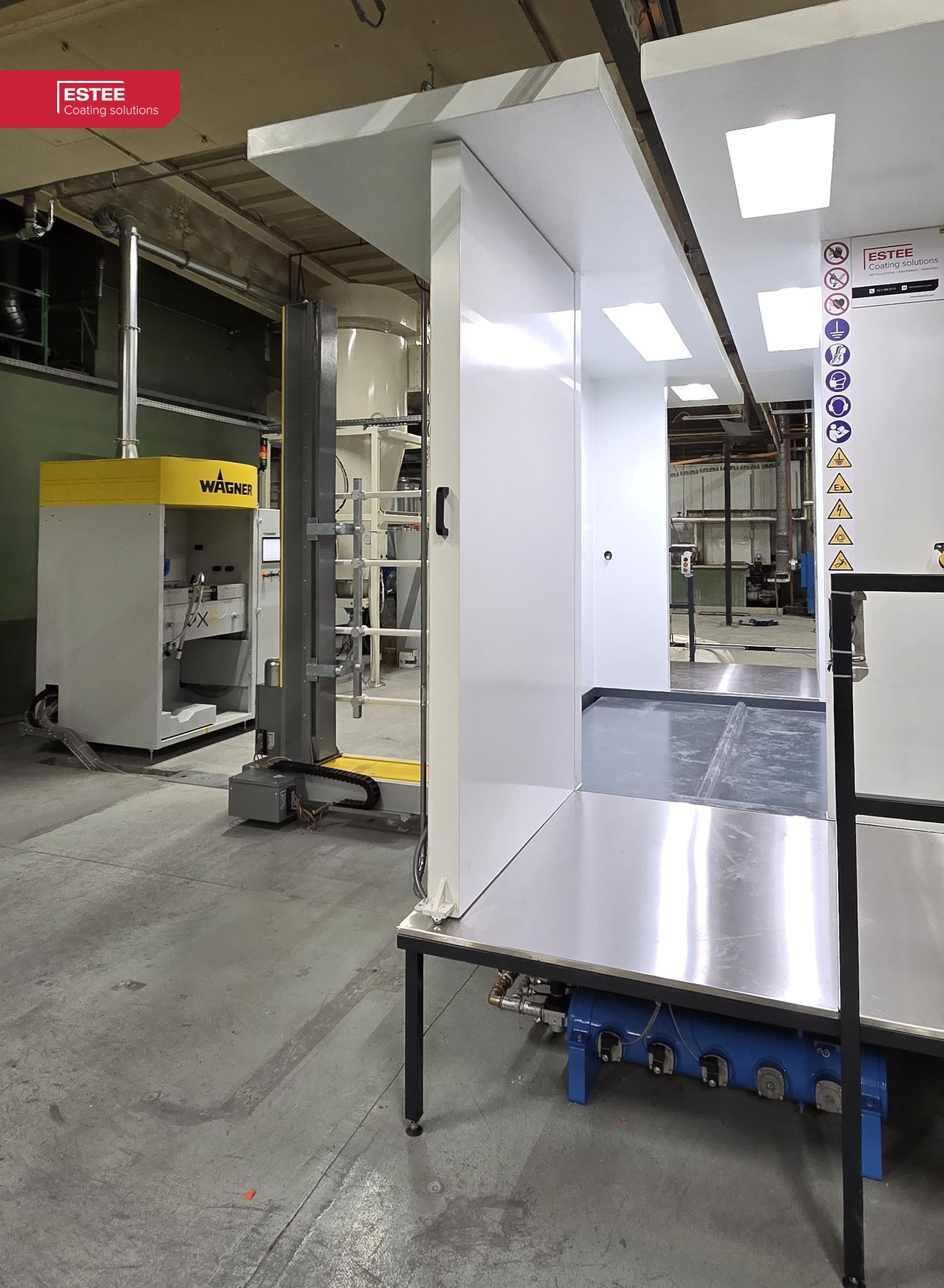 Witte PVC-snelkleurwisselcabine met bordes voor manueel voor- en naspuiten
